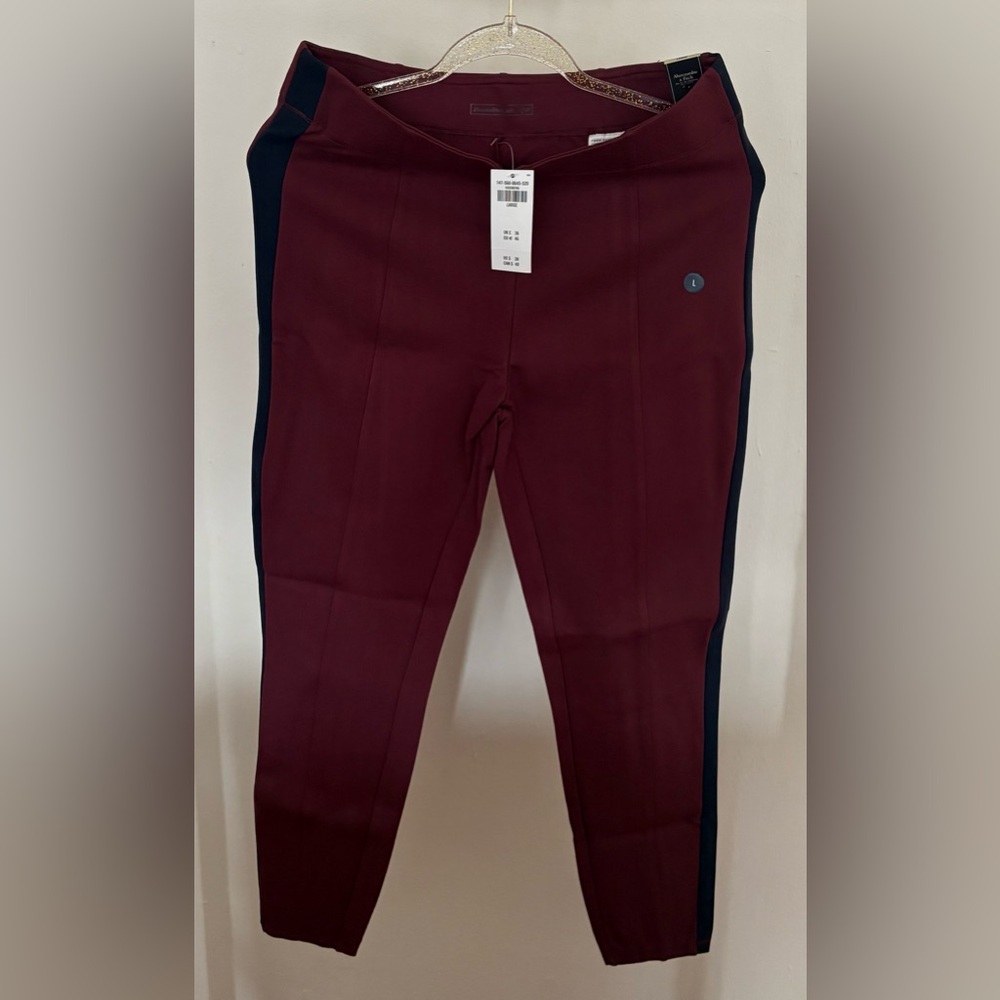 Abercrombie & Fitch Women's Maroon Jogging Pants